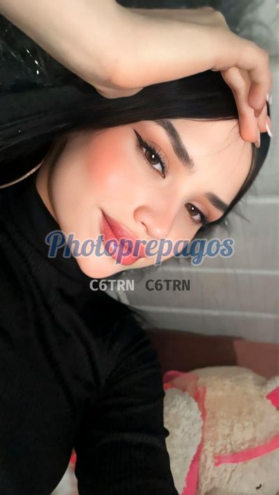 Emmy, mujer que hace videollamadas y sexting