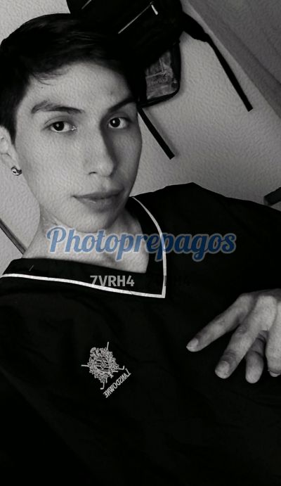 Mike Santiago, hombre en Bosa