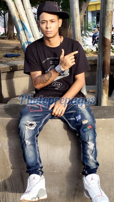 Adrián, hombre en Santa Marta
