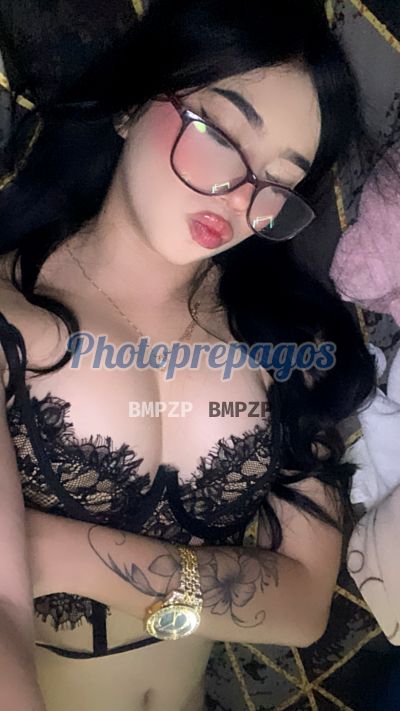 Webcamer, mujer que hace videollamadas y sexting