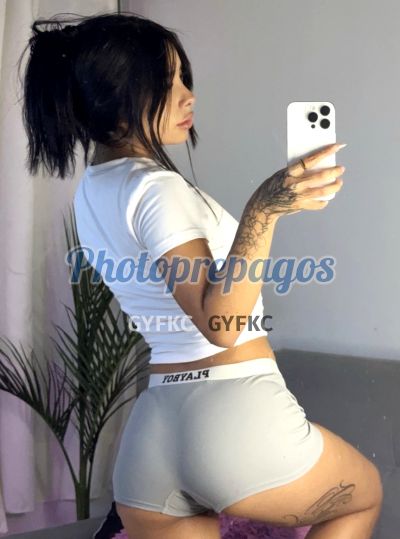 Isabella, mujer que hace videollamadas y sexting