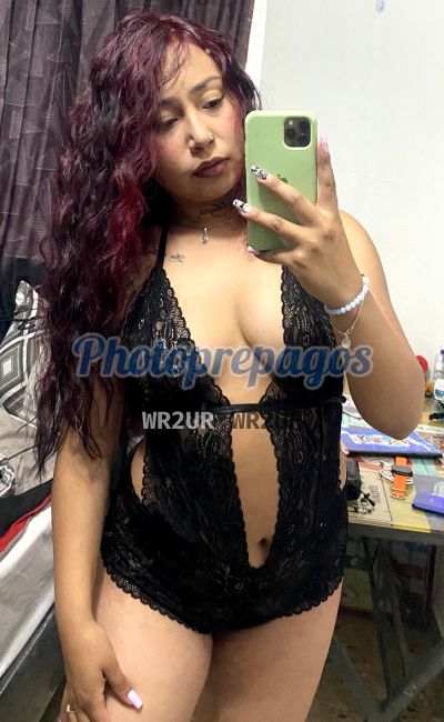 Mhia, mujer que hace videollamadas y sexting