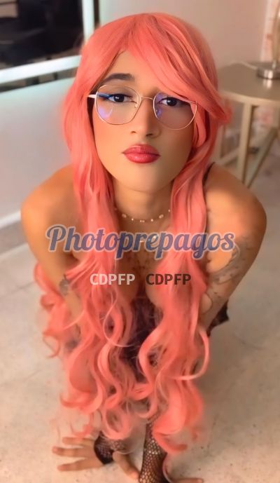 Nix, mujer que hace videollamadas y sexting