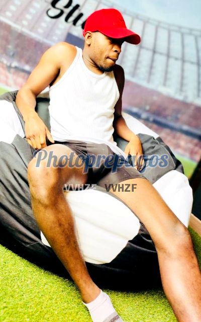 Black 3239155232, hombre en Suba