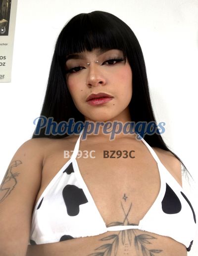 Kathina, mujer que hace videollamadas y sexting