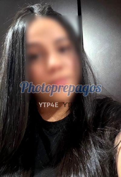 Emily, mujer que hace videollamadas y sexting