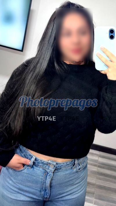 Emily, mujer que hace videollamadas y sexting