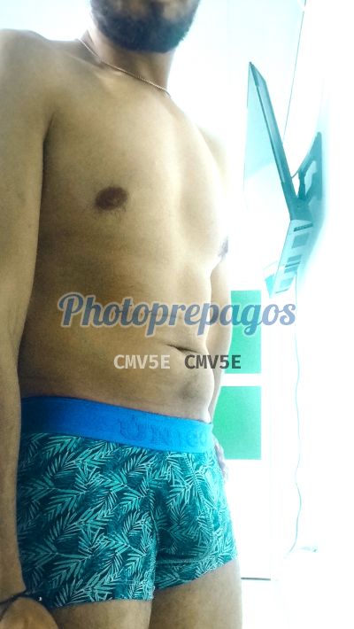 Álex 3229007948, hombre que hace videollamadas y sexting