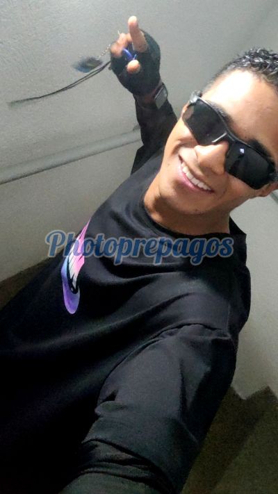 Carlitos 3202975092, hombre que da masajes eróticos en Suba